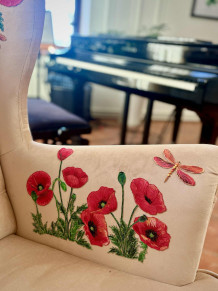 Unikatowe fotele w Galerii o Smaku Kawy INTERPIANO